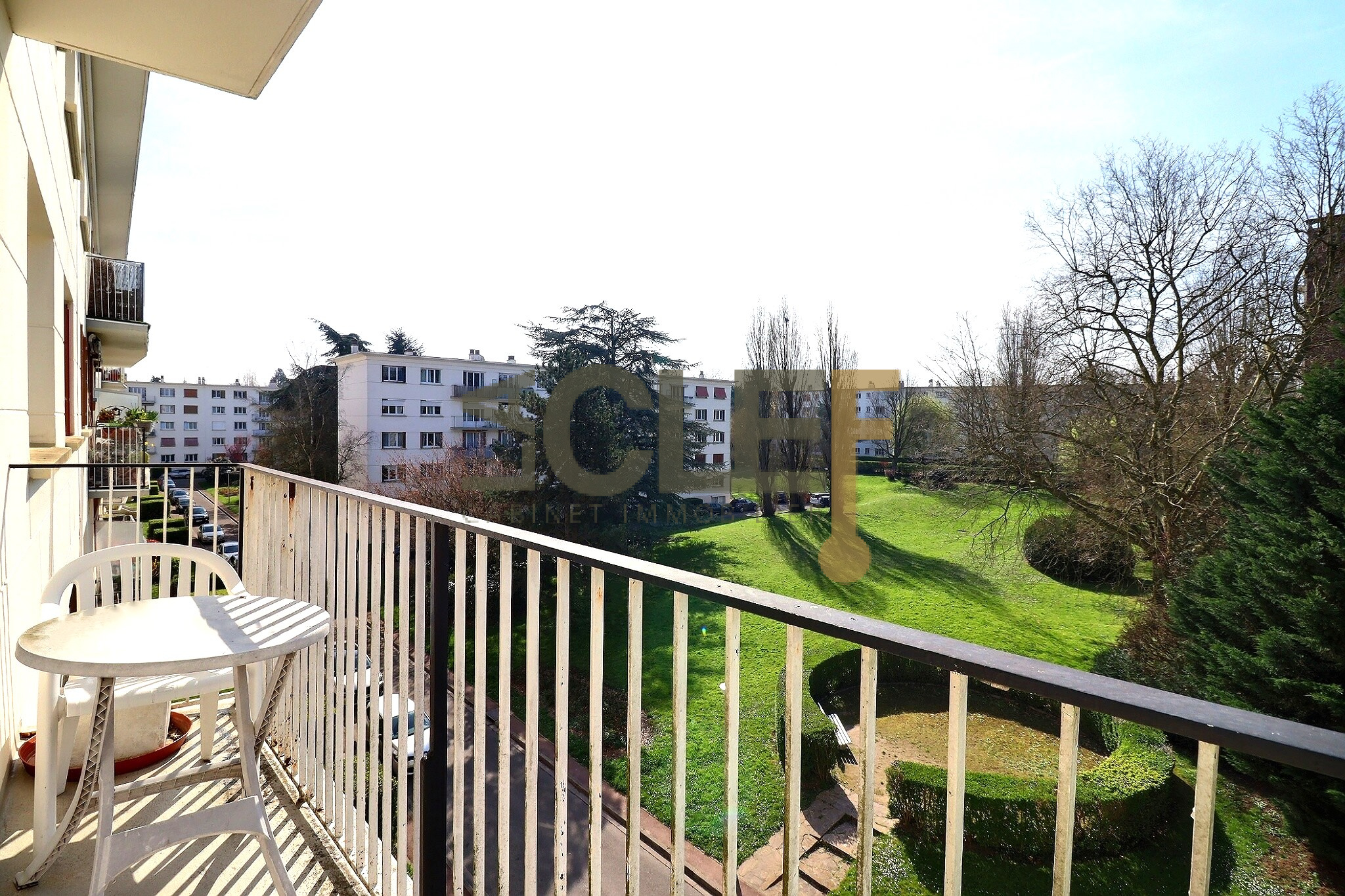 LA-CELLE-SAINT -CLOUD 78M2 4P avec balcon et parking | Prix : 250000 €