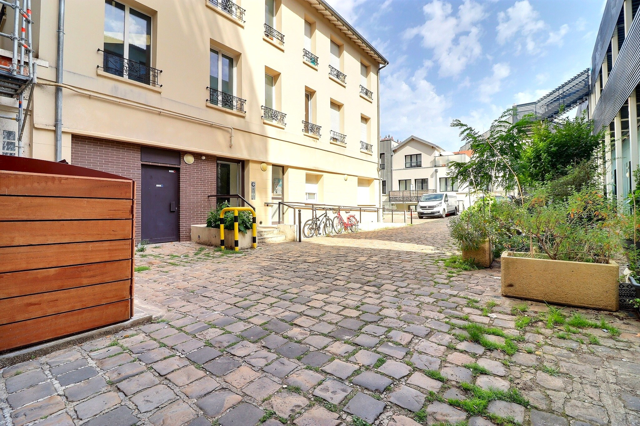 Bourg-La-Reine – Chambres – Proche RER B | Prix : 535 €
