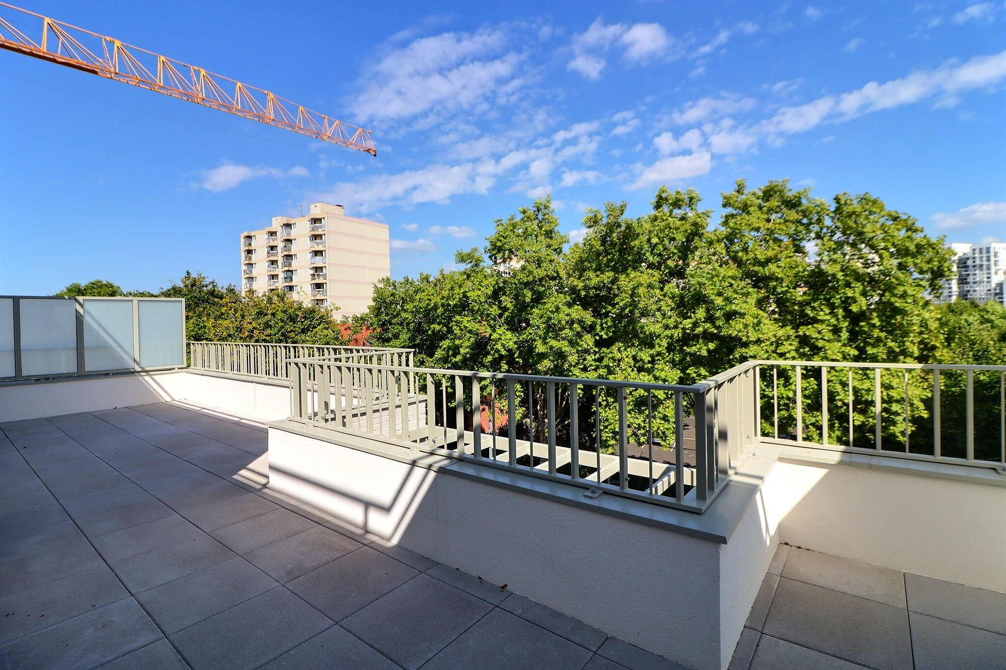 5 pièces – double terrasse – proche métro – 108m2 | Prix : 739336 €